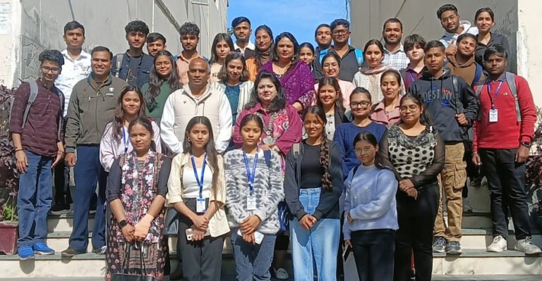 डीएवी शताब्दी महाविद्यालय में छात्रों ने जानी राष्ट्र निर्माण में सामुदायिक रेडियो की भूमिका