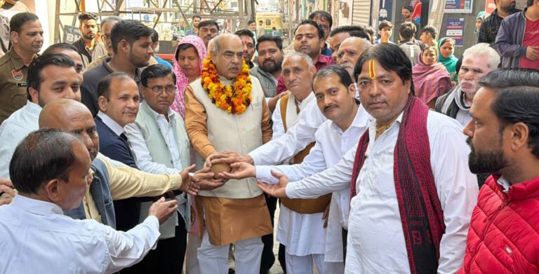 विधायक पं. मूलचंद शर्मा ने लगभग 41 लाख की लगात से बनने वाली 12 गलियों के निर्माण कार्य का शुभारंभ किया