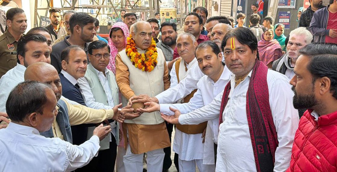 विधायक पं. मूलचंद शर्मा ने लगभग 41 लाख की लगात से बनने वाली 12 गलियों के निर्माण कार्य का शुभारंभ किया