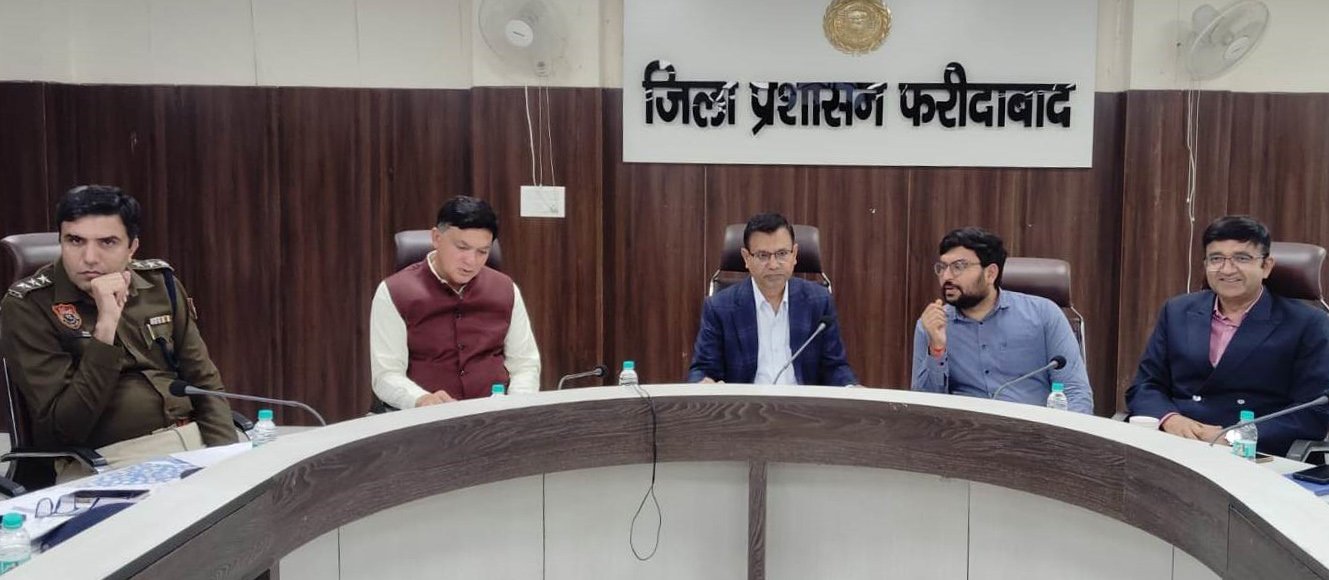 समाधान शिविर, सीएम विंडो, एसएमजीटी और जनसंवाद पोर्टल की लंबित शिकायतों पर समीक्षा, अधिकारियों को समयबद्ध कार्रवाई के दिए निर्देश