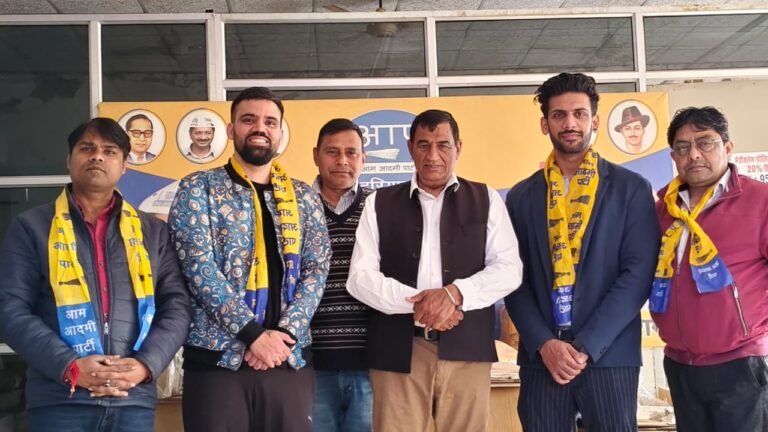 प्रदेश संगठन मंत्री के नेतृत्व में युवा हुए आम आदमी पार्टी में शामिल ,हरियाणा के शिक्षित युवाओं में केजरीवाल के प्रति बढ़ रहा रुझान : पं. राजेंद्र शर्मा