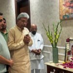 कांग्रेस प्रदेशाध्यक्ष राव नरेन्द्र ने स्व. संतोष ओझा को अर्पित की श्रद्धांजलि