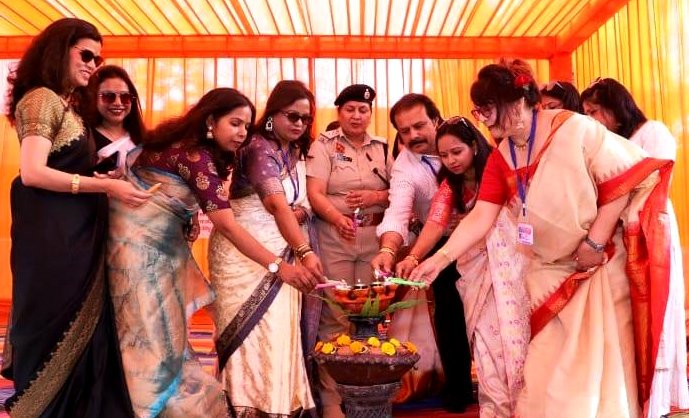 ह्यूमन राइट्स सेफ्टी ट्रस्ट की टीम द्वारा महिला सम्मान समारोह का आयोजन