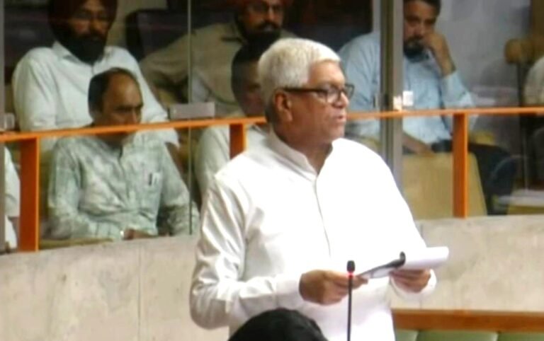 विधायक रघुबीर तेवतिया ने पृथला के 65 गावों की सडकों के नव-निर्माण, तथा बघौला, सीकरी व पृथला सिक्सलेन फ्लाईओवर निर्माण में खामियों की विजिलेंस जांच की उठाई मांग