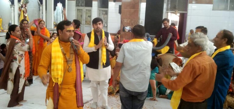 ओल्ड फरीदाबाद स्थित लक्ष्मी नारायण मंदिर में मंदिर के स्थापना दिवस एवं होली मिलन कार्यक्रम का आयोजन किया गया