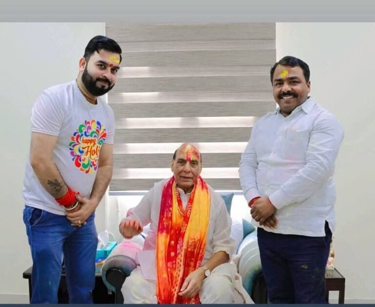 रक्षा मंत्री राजनाथ सिंह को होली की शुभकामनाए दीं