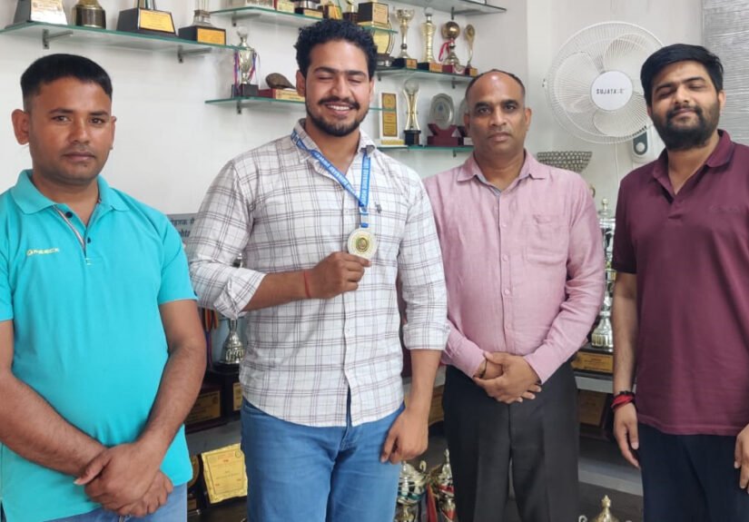 ऑल इंडिया इंटर यूनिवर्सिटी गेम्स में डीएवी शताब्दी महाविद्यालय के छात्र ने यूनिवर्सिटी के लिए जीता एकलौता पदक