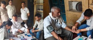 Dr. Suraj Prakash Arogya Kendra organised a free health check-up camp in Ward No. 21