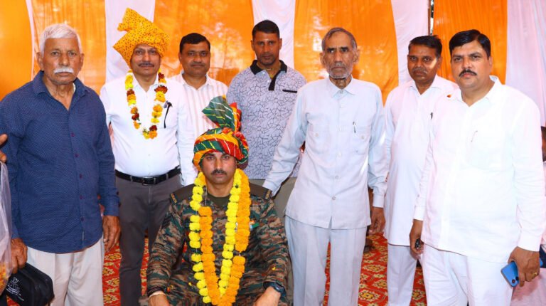 तीन पीढ़ियों की देशसेवा का गौरव: कुमाऊं रेजिमेंट से 26 वर्ष बाद सेवानिवृत्त होकर गांव चीरसी पहुंचे सैनिक सुरेश यादव का भव्य स्वागत किया गया