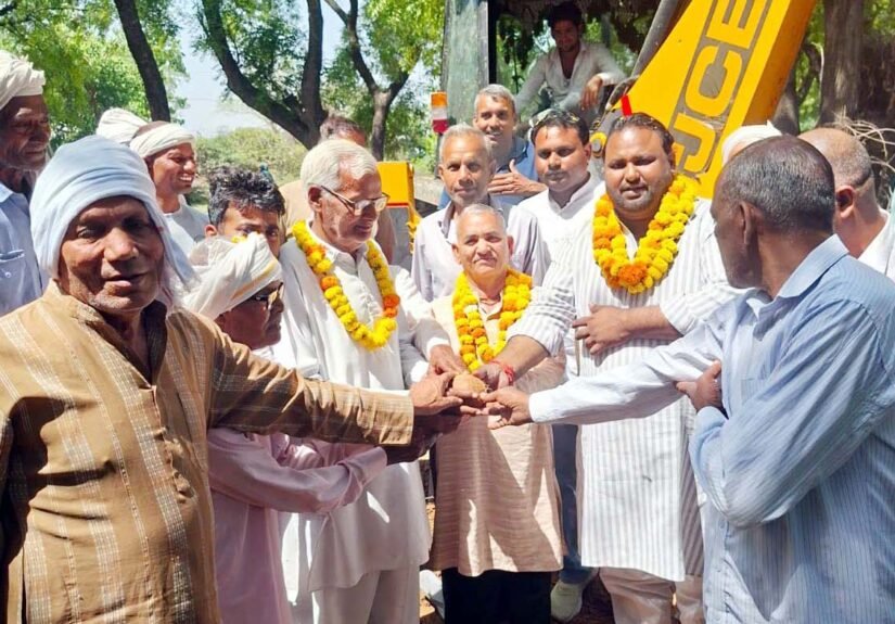 बसपा नेता ने गांव नरियाला में किया भवन का शिलान्यास, हर वर्ग का विकास करना मेरी प्राथमिकता : संदीप शर्मा