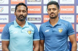 Chennaiyin-FCs-head-coach-Clifford-Miranda-and-defender-Manadr-Rao-Desai-during-the-press-conference-in-Chennai.jpg-1-300x199.jpeg