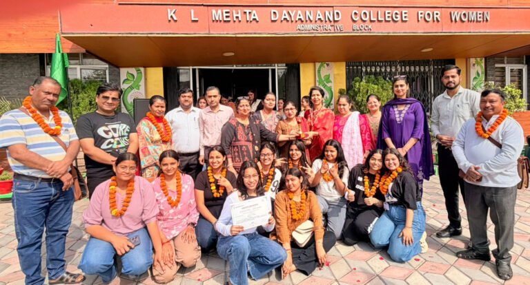 राष्ट्रीय मंच पर चमका के.एल. महता दयानंद महिला महाविद्यालय, कव्वाली प्रतियोगिता में जीता दूसरा स्थान