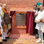 बल्लभगढ़ विधानसभा क्षेत्र के वार्ड-3 स्थित चन्द्रिका प्रसाद सामुदायिक भवन, मुजेसर में लगभग 14 लाख रुपये की लागत से इंटरलॉकिंग टाइल लगाने के कार्य का शुभारंभ किया