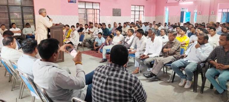 ठेका कर्मियों को रेगुलर करने की मांग को लेकर बिजली कर्मचारी 20, मई को बिजली मंत्री के आवास पर करेंगे विरोध प्रदर्शन