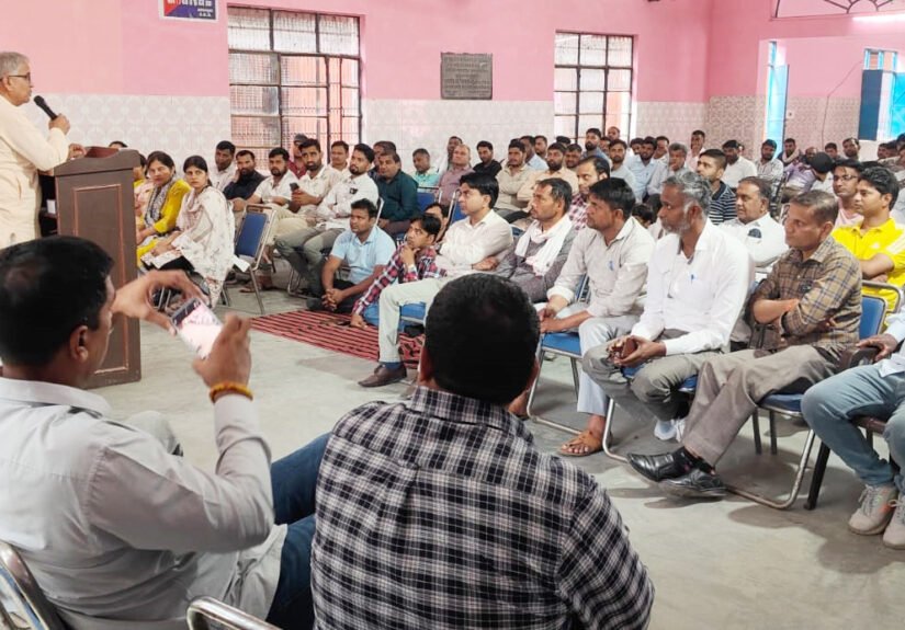 ठेका कर्मियों को रेगुलर करने की मांग को लेकर बिजली कर्मचारी 20, मई को बिजली मंत्री के आवास पर करेंगे विरोध प्रदर्शन