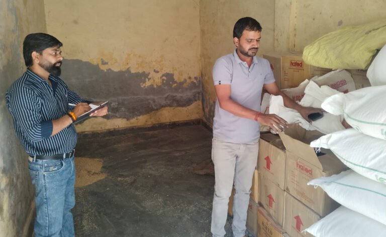 मुख्यमंत्री उडनदस्ता फरीदाबाद द्वारा बल्लभगढ़ क्षेत्र में राशन डिपो की चेकिंग पर करीब 22 क्विंटल गेंहू कम पाया जाने पर दर्ज कराई एफआईआर
