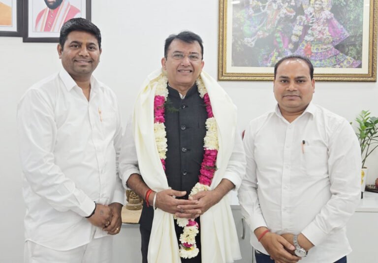 कोली समाज के प्रतिनिधिमंडल ने मुख्यमंत्री के मीडिय़ा सलाहकार राजीव जेटली से मुलाकात की