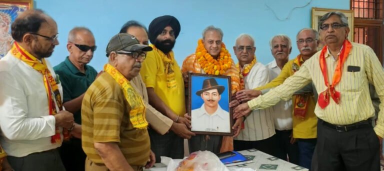 सजग नागरिक वसु मित्र सत्यार्थी को उनके साहसिक कार्य और मानवीय सूझबूझ के लिए सम्मानित किया गया।