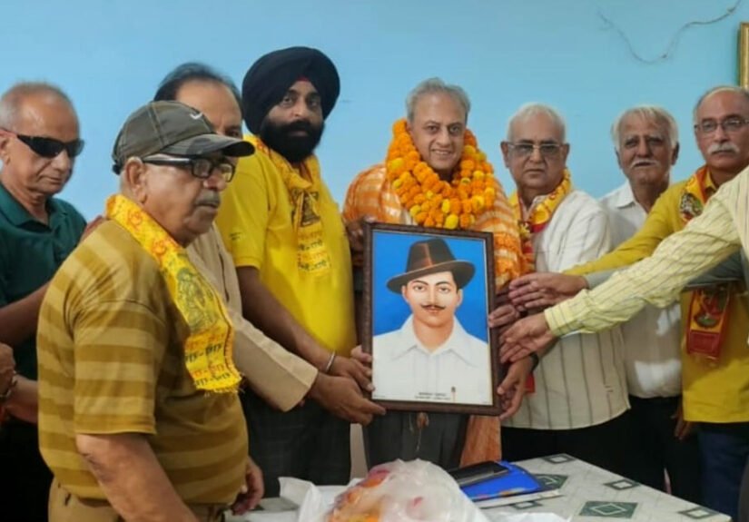 सजग नागरिक वसु मित्र सत्यार्थी को उनके साहसिक कार्य और मानवीय सूझबूझ के लिए सम्मानित किया गया।