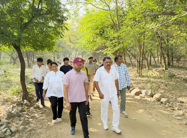 अंतर्राष्ट्रीय जैव विविधता दिवस 2026 पर मांगर बानी में प्रकृति भ्रमण आयोजित, जलवायु संतुलन भविष्य की पीढ़ियों के सुरक्षित जीवन का आधार है : उप वन संरक्षक झलकार उईके