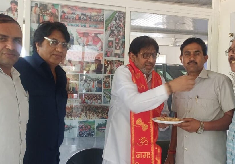 पश्चिम बंगाल, असम और पुडुचेरी में भाजपा की प्रचंड जीत पर हरियाणा के पूर्व सहकारिता मंत्री करतार सिंह भड़ाना के अनंगपुर स्थित कार्यालय पर भव्य जश्न का आयोजन किया गया