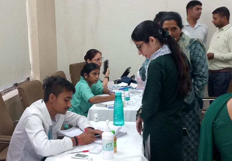 निगम कर्मचारियों के लिए नि:शुल्क स्वास्थ्य जांच शिविर आयोजित